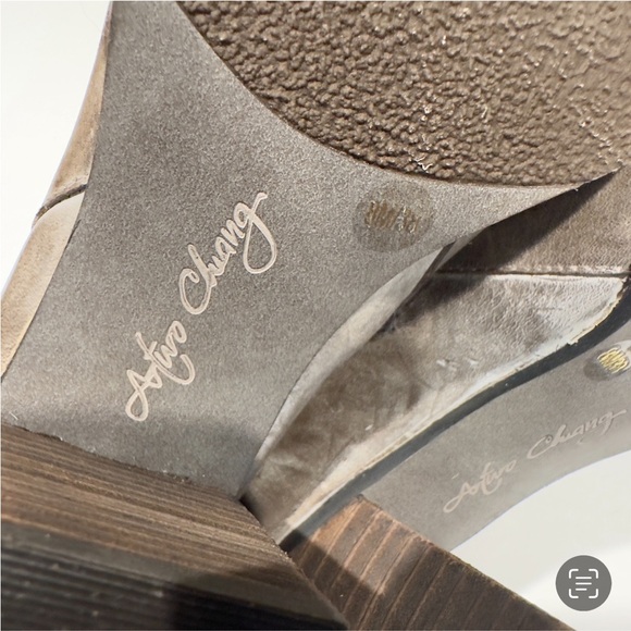 Arturo Chiang Sanya Distressed brown booties - Picture 6 of 6